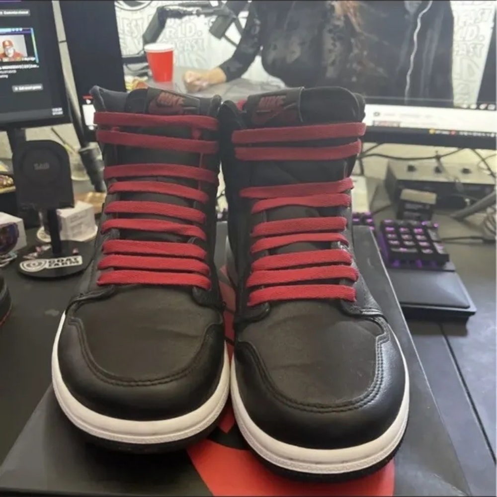 Size 8 - Air Jordan 1 Retro High OG 'Black Gym Red' 555088-060
